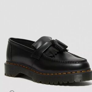 🖤Doc Martens Airways: Adrain Leather Tassel Loafers 🖤